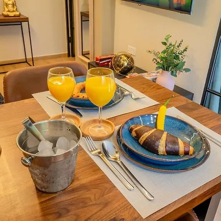 1 Bdr New Boutique & Prime Location *