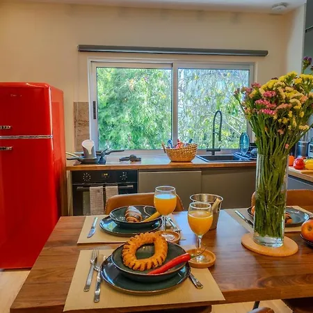 1 Bdr New Boutique & Prime Location