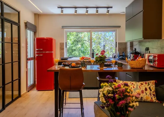 1 Bdr New Boutique & Prime Location *