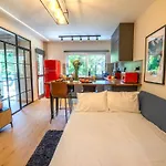 1 Bdr New Boutique & Prime Location *
