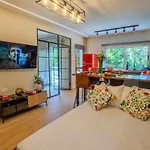 1 Bdr New Boutique & Prime Location Appartement *