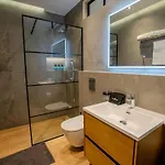 1 Bdr New Boutique & Prime Location Appartement