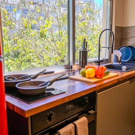 1 Bdr New Boutique & Prime Location *