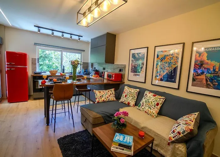 1 Bdr New Boutique & Prime Location