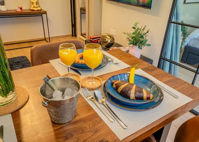 1 Bdr New Boutique & Prime Location *