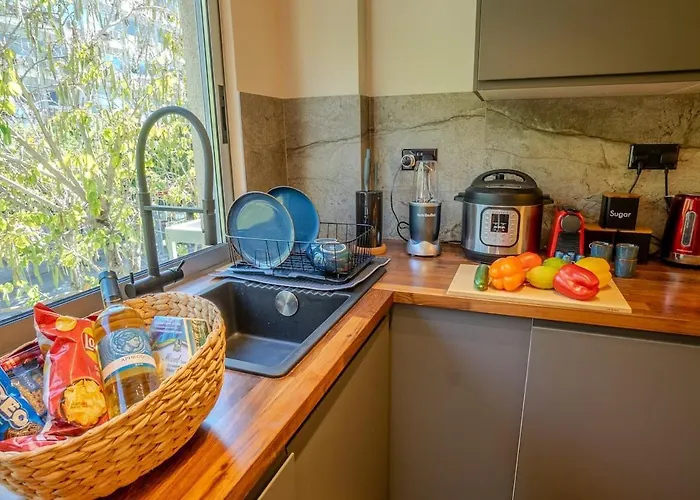 1 Bdr New Boutique & Prime Location Apartmán *