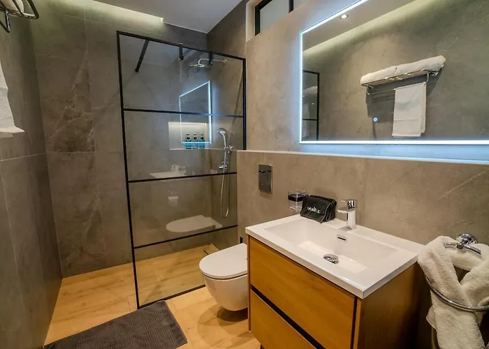 1 Bdr New Boutique & Prime Location Apartmán