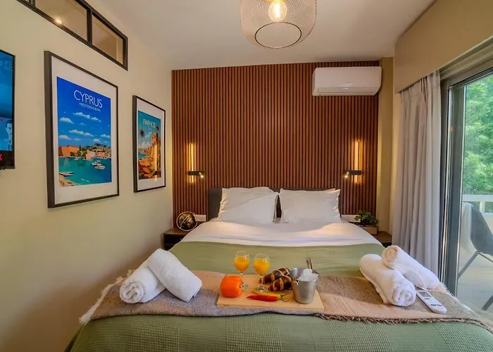 1 Bdr New Boutique & Prime Location *